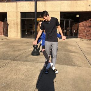 Meet your Posher, Grant